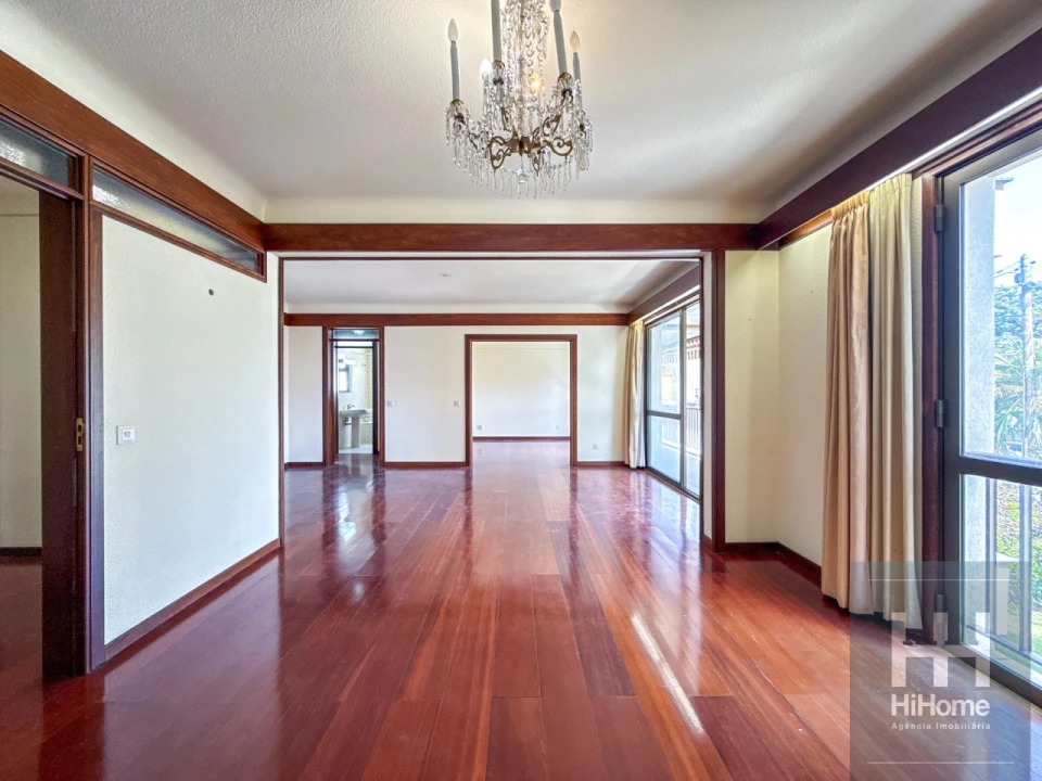 Apartamento T4 para Venda em São Martinho Foto 19