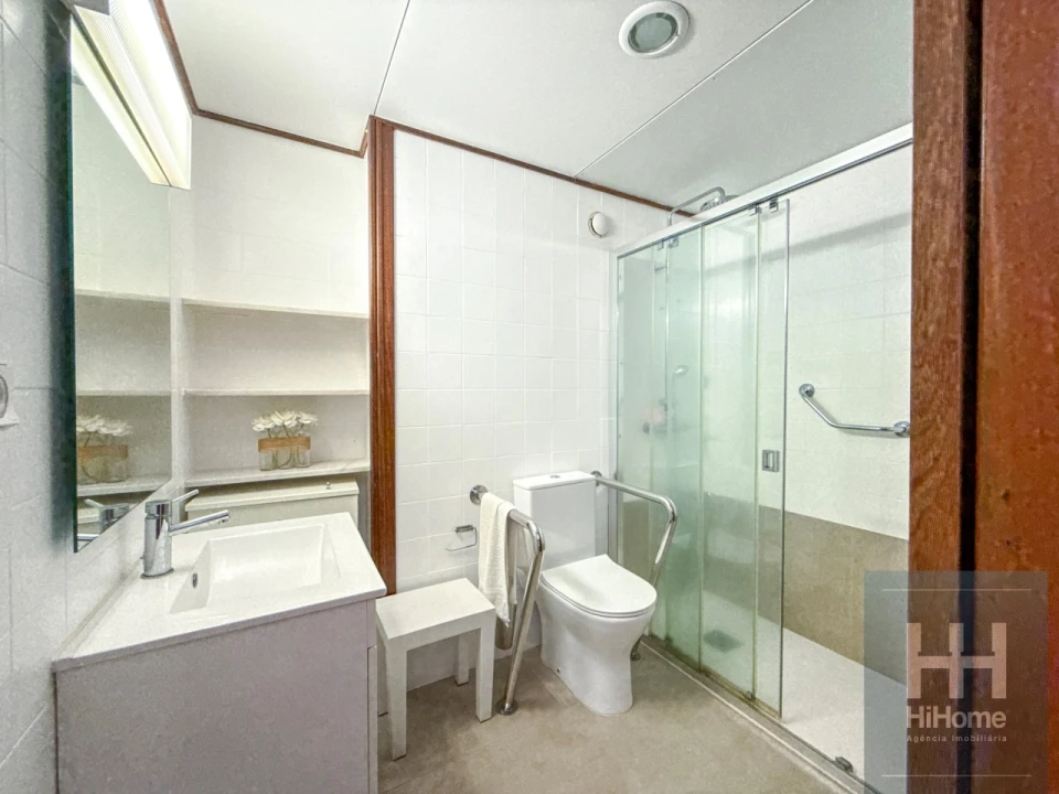 Apartamento T4 para Venda em São Martinho Foto 34