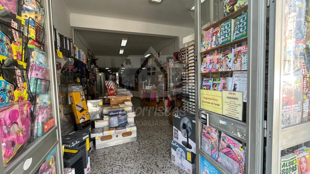 Loja para Cedência de Quotas em Póvoa de Santa Iria e Forte da Casa Foto 1