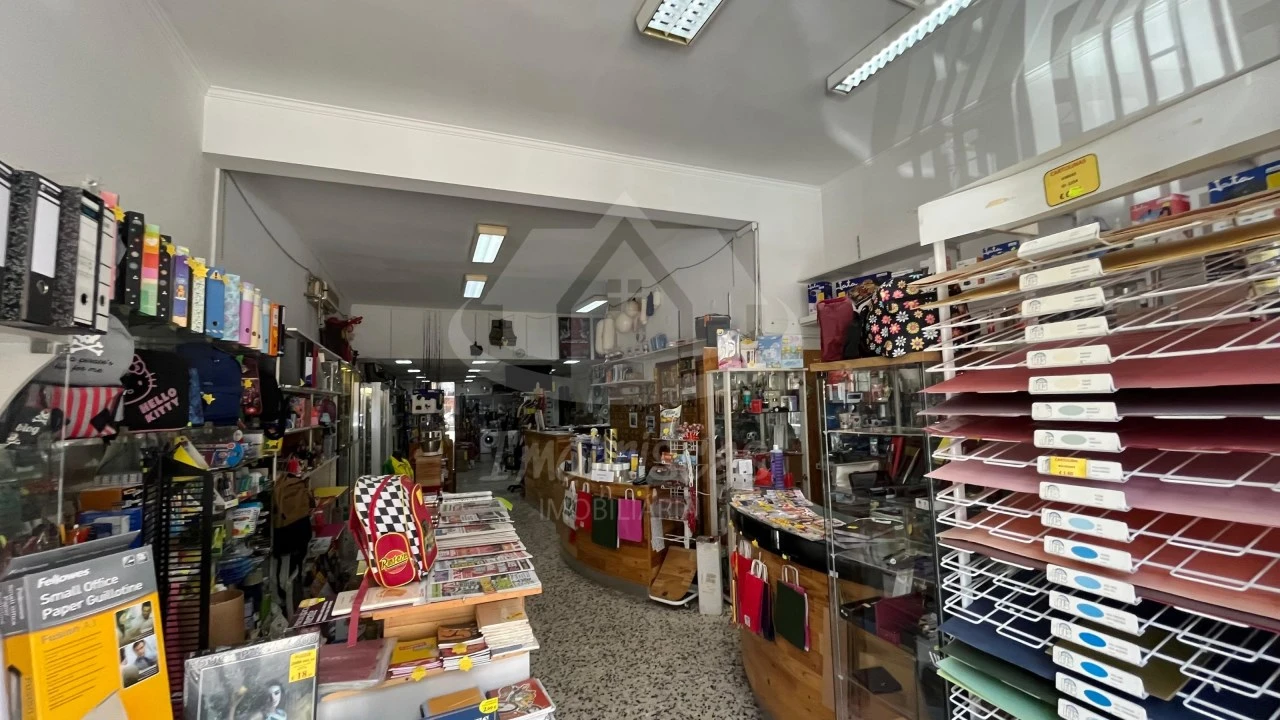 Loja para Cedência de Quotas em Póvoa de Santa Iria e Forte da Casa Foto 5