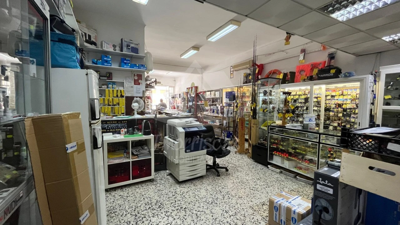 Loja para Cedência de Quotas em Póvoa de Santa Iria e Forte da Casa Foto 11
