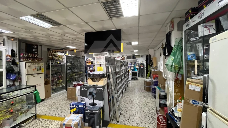 Loja para Cedência de Quotas em Póvoa de Santa Iria e Forte da Casa Foto 13