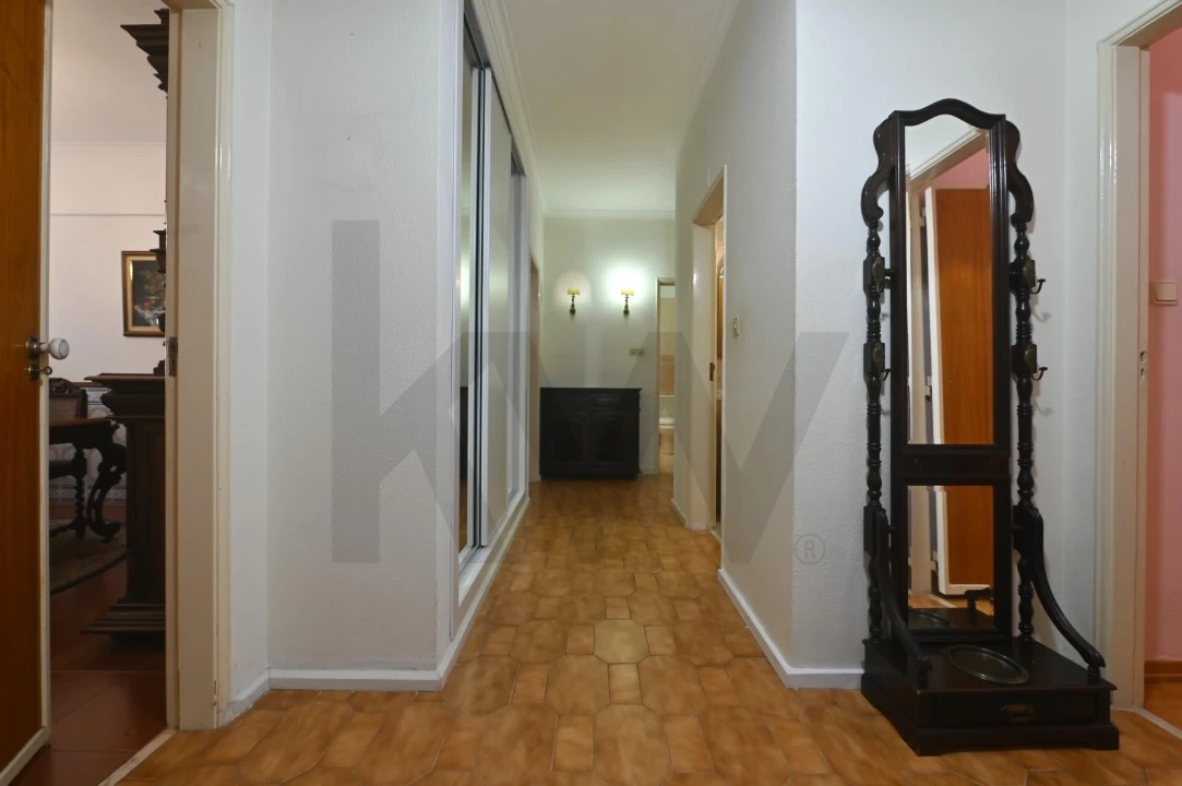 Apartamento T4 para Venda em Algueirão-Mem Martins Foto 9