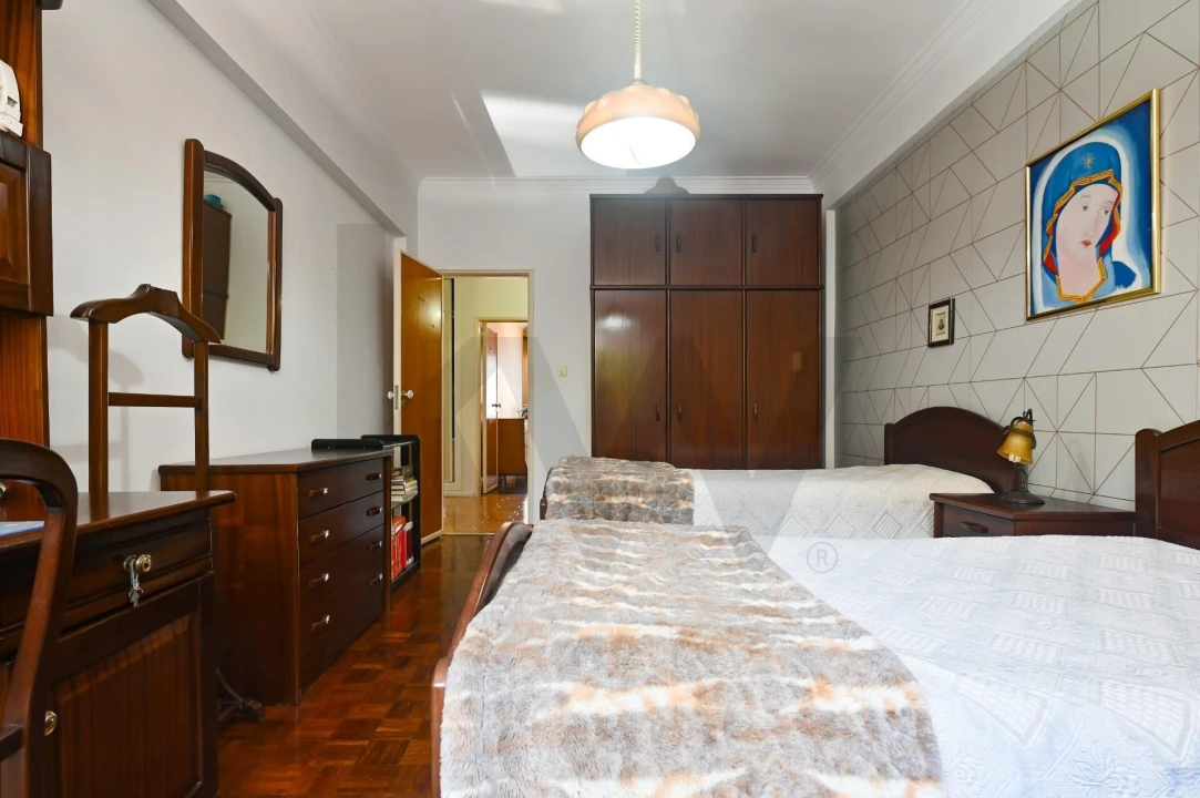 Apartamento T4 para Venda em Algueirão-Mem Martins Foto 16
