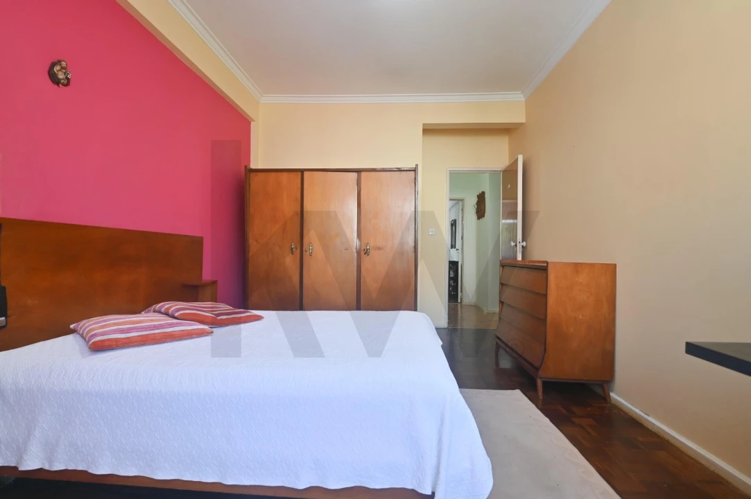 Apartamento T4 para Venda em Algueirão-Mem Martins Foto 13