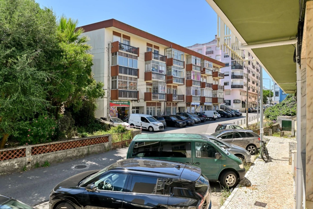 Apartamento T4 para Venda em Algueirão-Mem Martins Foto 19