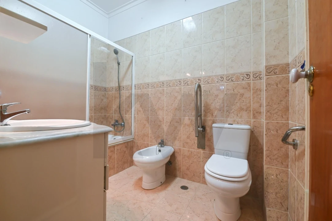Apartamento T4 para Venda em Algueirão-Mem Martins Foto 11