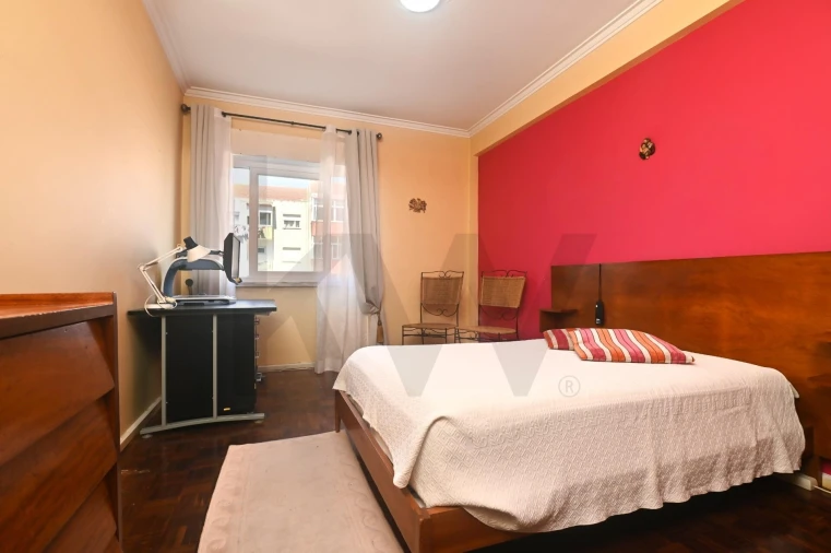 Apartamento T4 para Venda em Algueirão-Mem Martins Foto 14