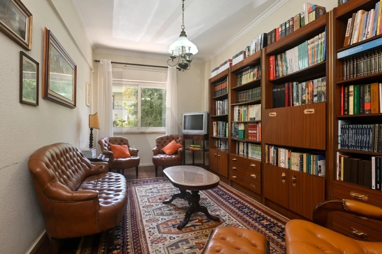 Apartamento T4 para Venda em Algueirão-Mem Martins Foto 3