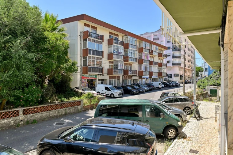 Apartamento T4 para Venda em Algueirão-Mem Martins Foto 19