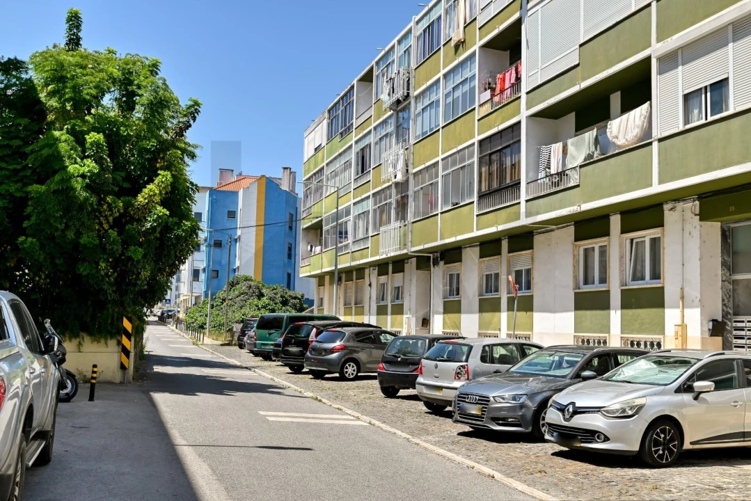 Apartamento T4 para Venda em Algueirão-Mem Martins Foto 22