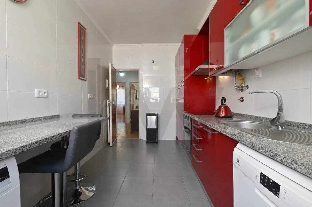 Apartamento T4 para Venda em Algueirão-Mem Martins Foto 1