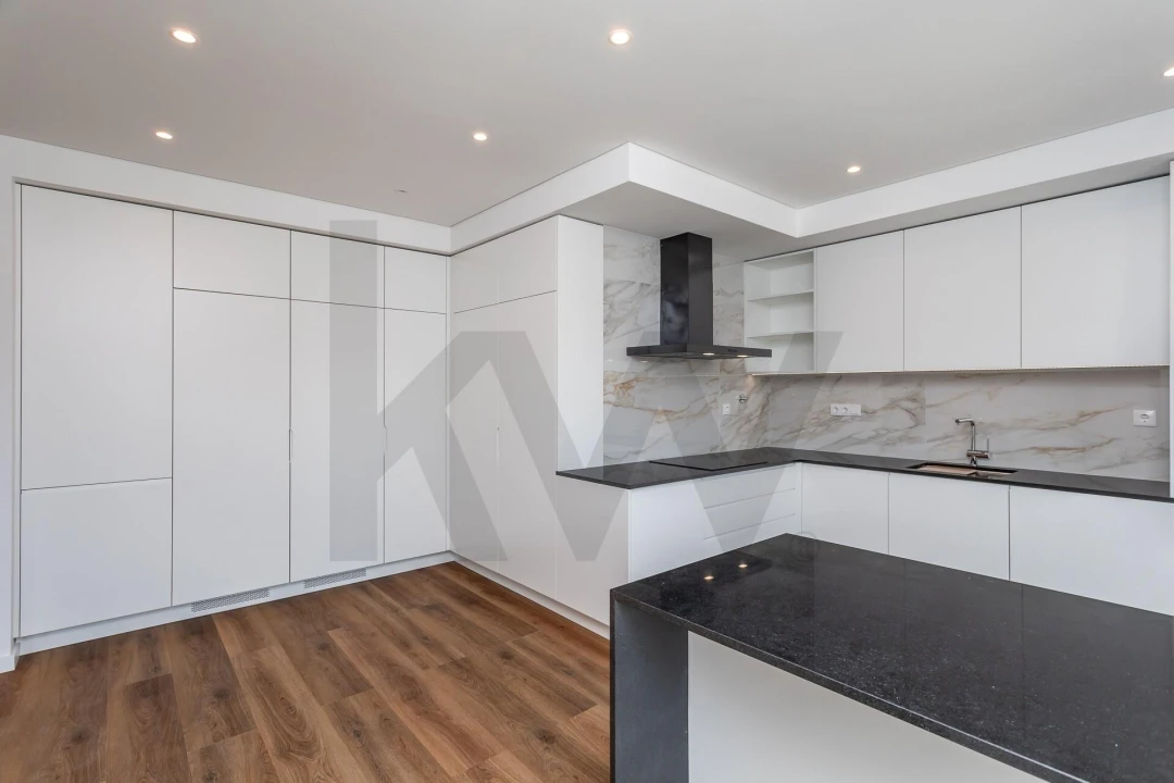 Apartamento T4 para Venda em Ramada e Caneças Foto 6