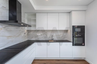 Apartamento T4 para Venda em Ramada e Caneças