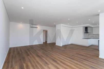 Apartamento T4 para Venda em Ramada e Caneças