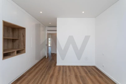 Apartamento T4 para Venda em Ramada e Caneças