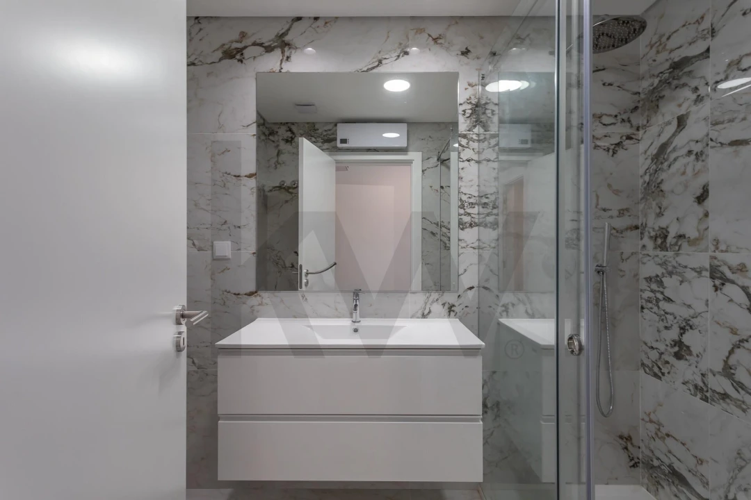 Apartamento T4 para Venda em Ramada e Caneças Foto 32
