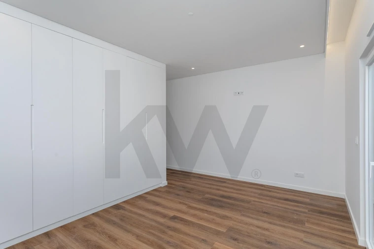 Apartamento T4 para Venda em Ramada e Caneças Foto 19