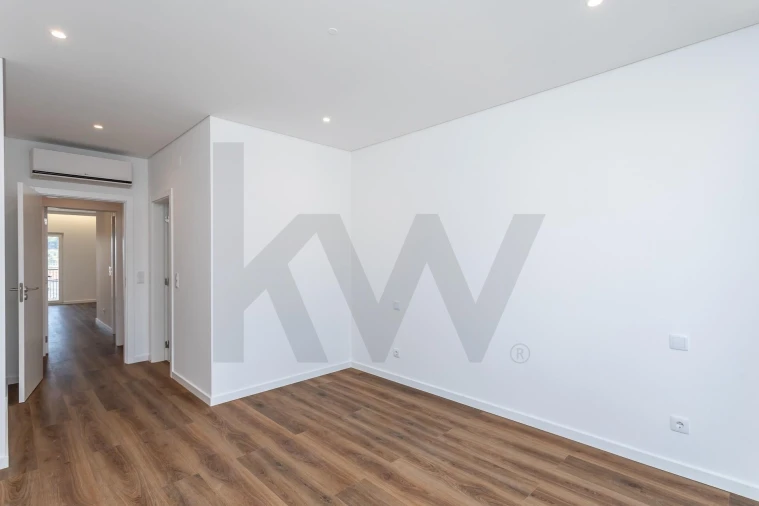 Apartamento T4 para Venda em Ramada e Caneças Foto 29
