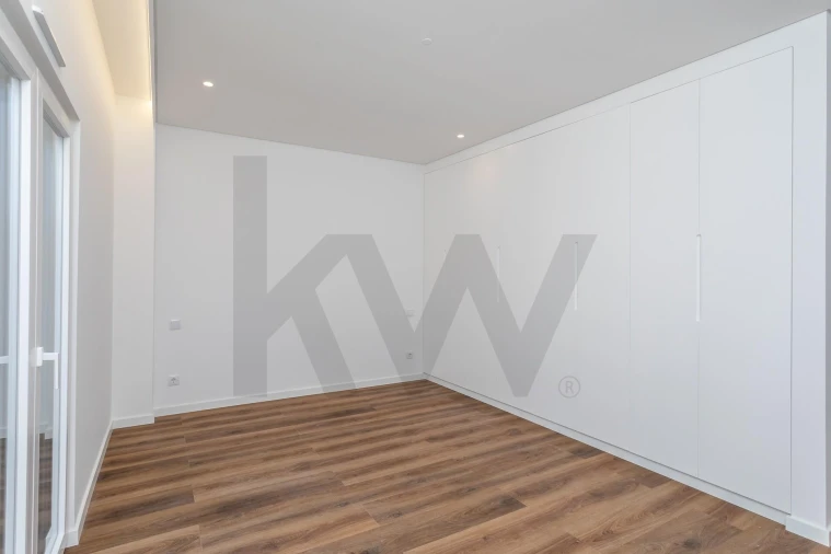 Apartamento T4 para Venda em Ramada e Caneças Foto 18