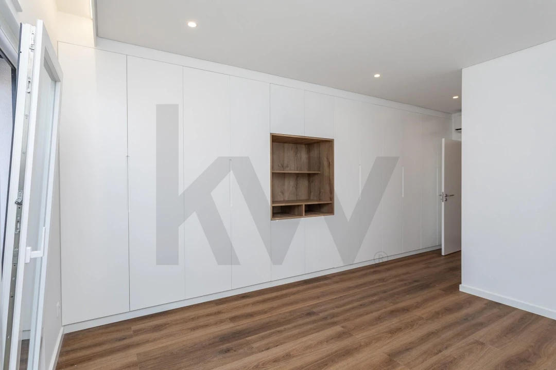 Apartamento T4 para Venda em Ramada e Caneças Foto 24