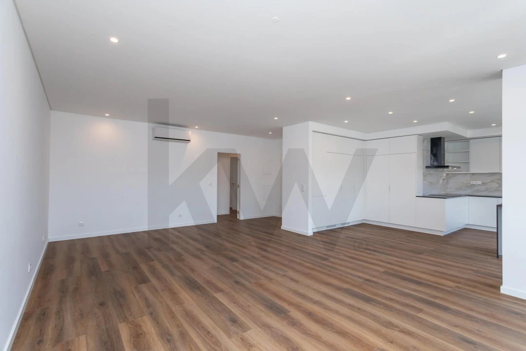 Apartamento T4 para Venda em Ramada e Caneças Foto 3