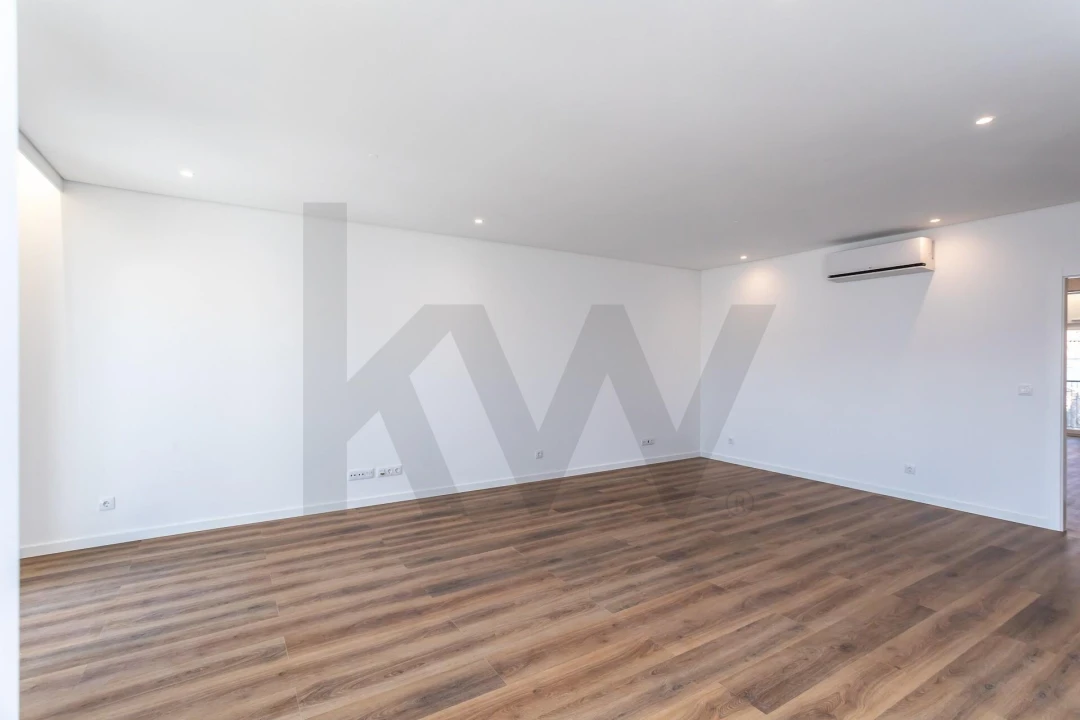 Apartamento T4 para Venda em Ramada e Caneças Foto 8