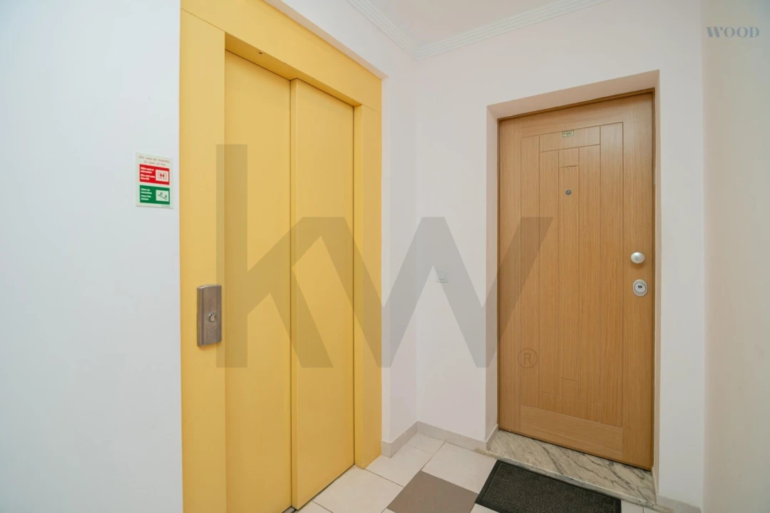 Apartamento T2 para Venda em Portimão Foto 6