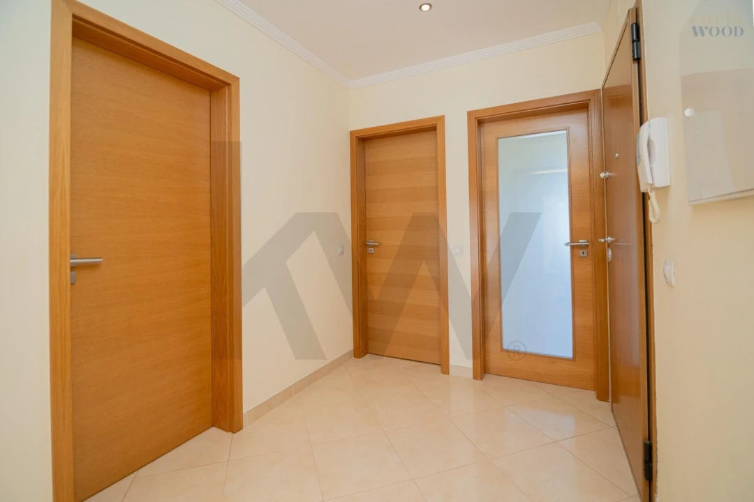 Apartamento T2 para Venda em Portimão Foto 8