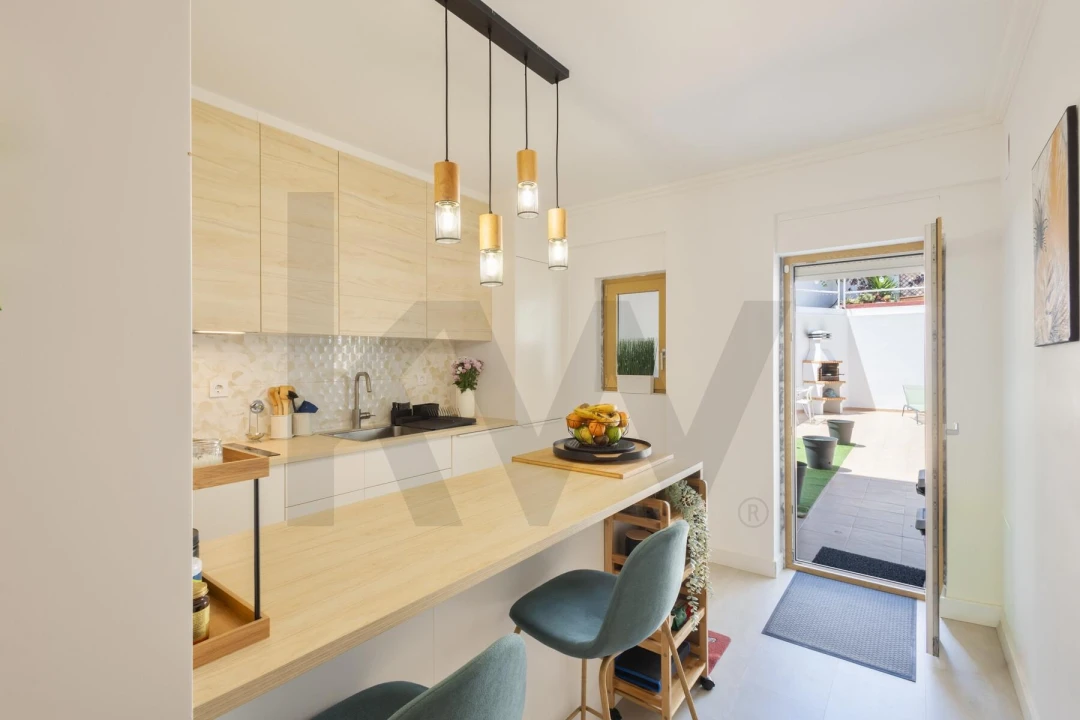 Apartamento T2 para Venda em São Domingos de Rana Foto 9
