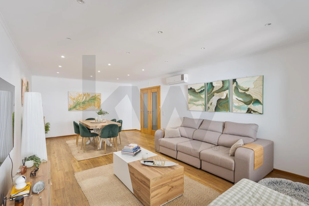 Apartamento T2 para Venda em São Domingos de Rana Foto 3