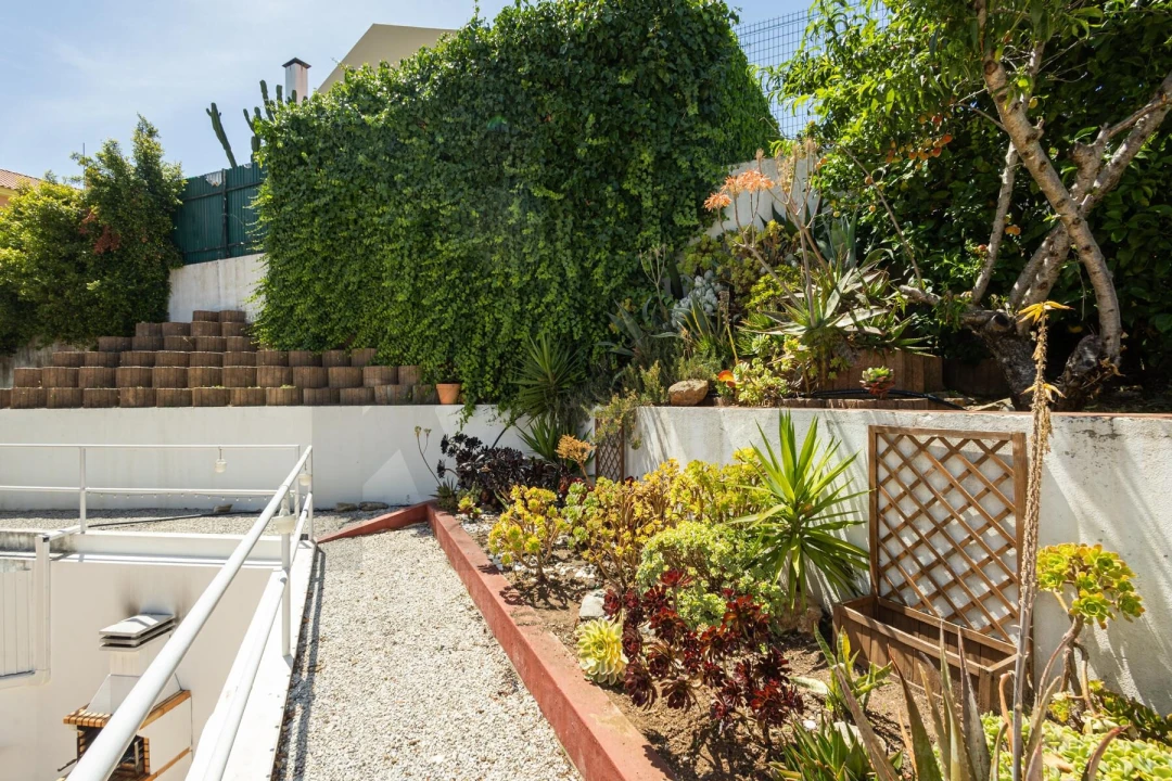 Apartamento T2 para Venda em São Domingos de Rana Foto 24