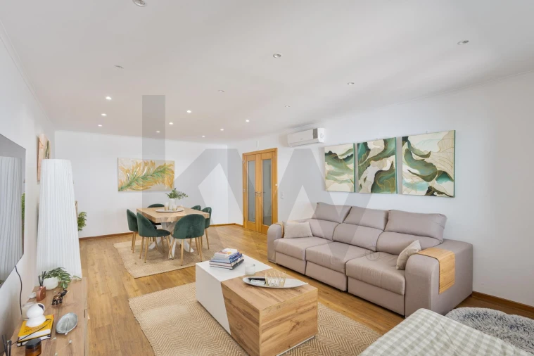 Apartamento T2 para Venda em São Domingos de Rana Foto 3