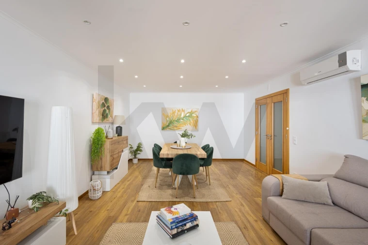 Apartamento T2 para Venda em São Domingos de Rana Foto 4