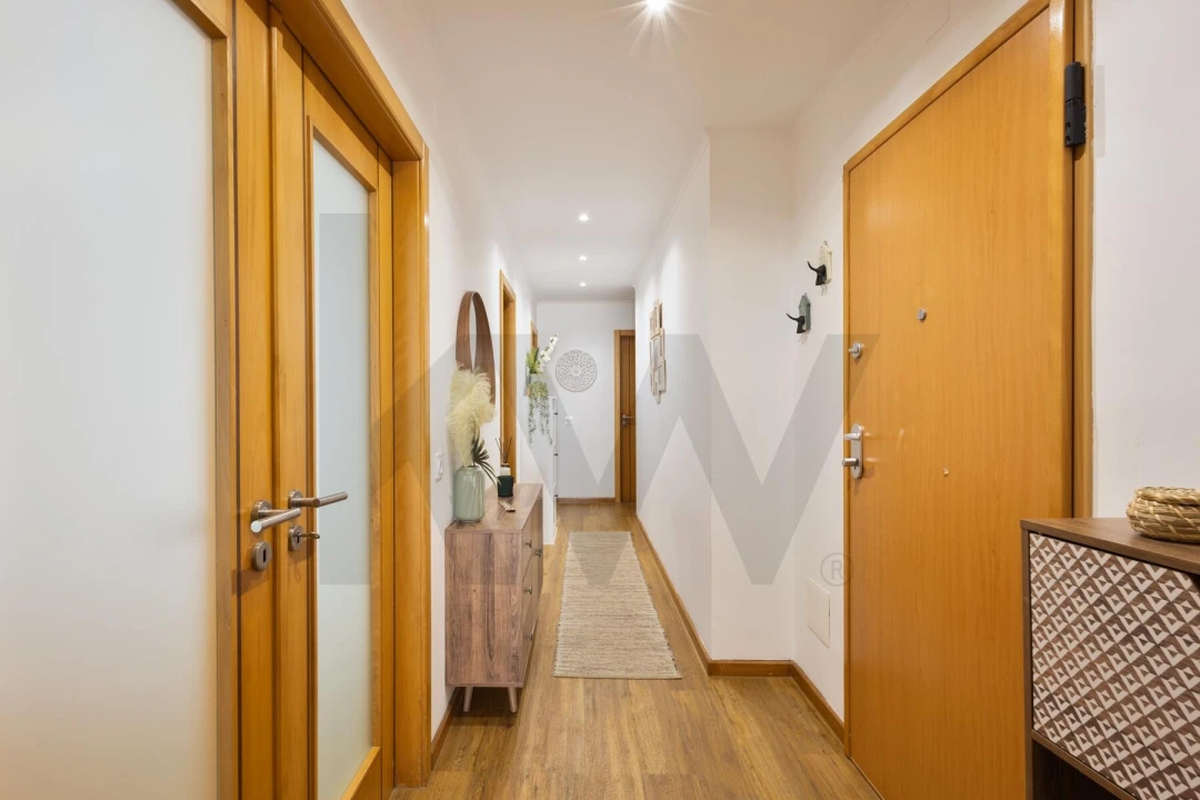 Apartamento T2 para Venda em São Domingos de Rana Foto 7