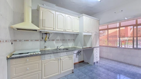 Apartamento T2 para Venda em Almada, Cova da Piedade, Pragal e Cacilhas