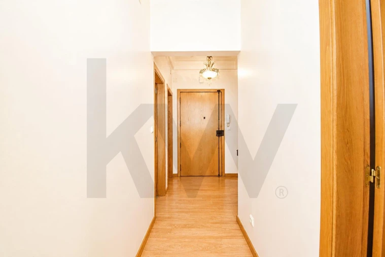 Apartamento T4 para Venda em Arroios Foto 3