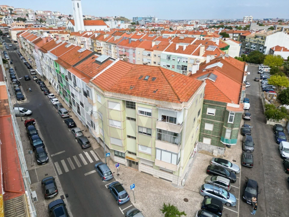 Apartamento T3 para Venda em Venteira Foto 25