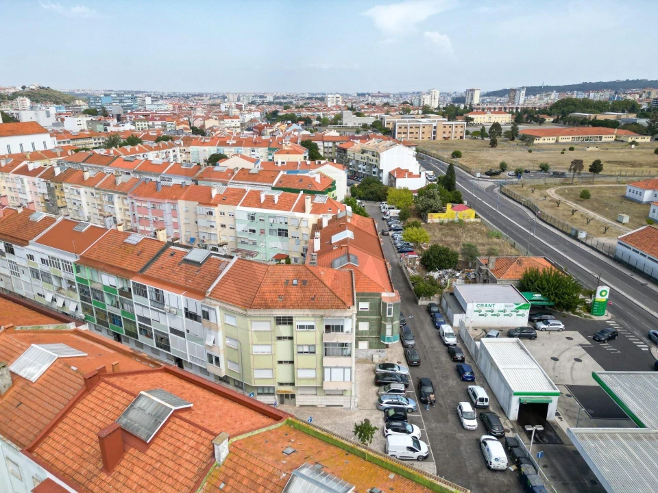 Apartamento T3 para Venda em Venteira Foto 24