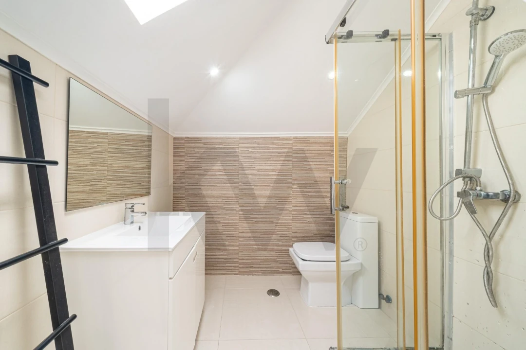 Apartamento T3 para Venda em Venteira Foto 23