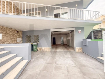 Moradia T8 para Venda em Amora