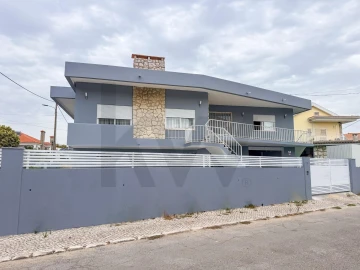 Moradia T8 para Venda em Amora