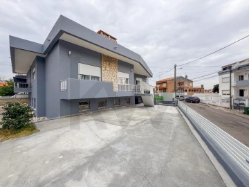 Moradia T8 para Venda em Amora