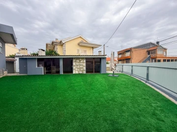 Moradia T8 para Venda em Amora