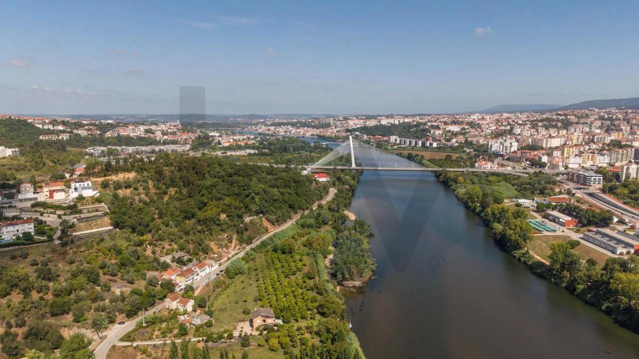 Moradia T4 para Venda em Eiras e São Paulo de Frades Foto 33
