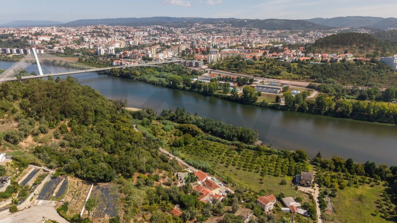 Moradia T4 para Venda em Eiras e São Paulo de Frades Foto 30
