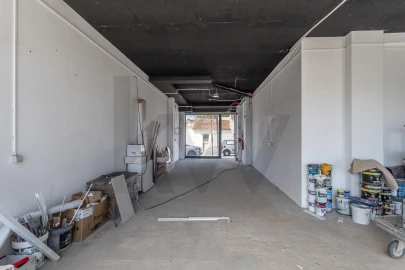Loja para Venda em Ramada e Caneças
