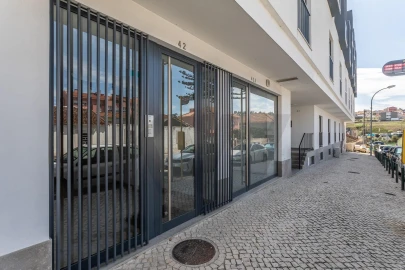 Loja para Venda em Ramada e Caneças