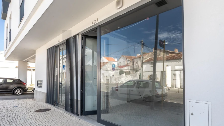 Loja para Venda em Ramada e Caneças