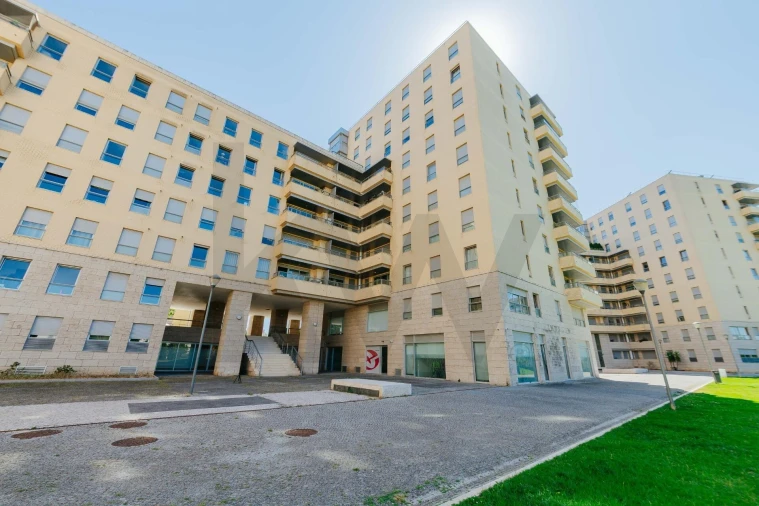 Apartamento T2 para Arrendamento em Lumiar Foto 26
